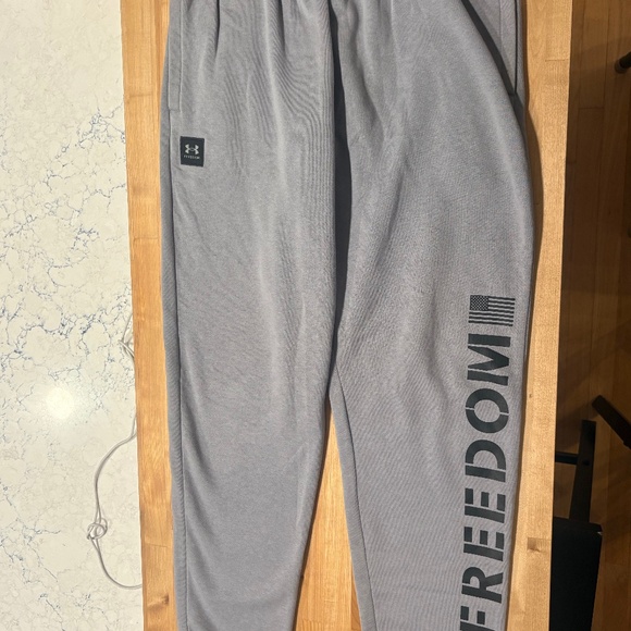 Men’s Under Armour Freedom Rival Fleece Joggers – Size Small – Grey - Picture 1 of 7